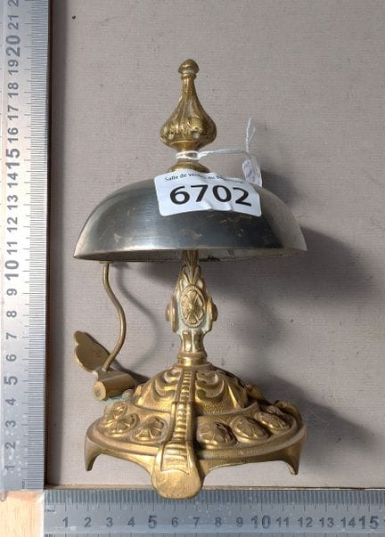 1 sonnette de comptoir en bronze - Dimensions et é