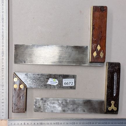 3 anciennes équerre bois laiton - Dimensions et ét