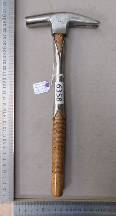 1 petit marteau de métier tapissier et métier du c