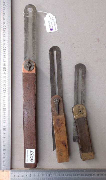3 jolies équerres bois acier laiton - Dimensions e