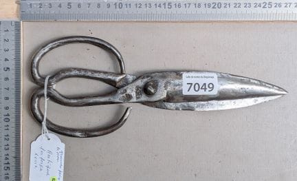 Grande paire de ciseaux en fer forgé antique XVIII