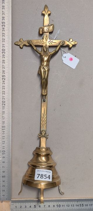 Ancien Christ en cuivre ou bronze - Dimensions et 