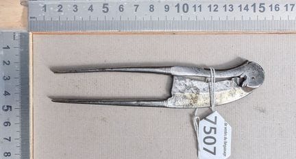 1 ancien coupe bétel XVIIIème fer forgé - Dimensio
