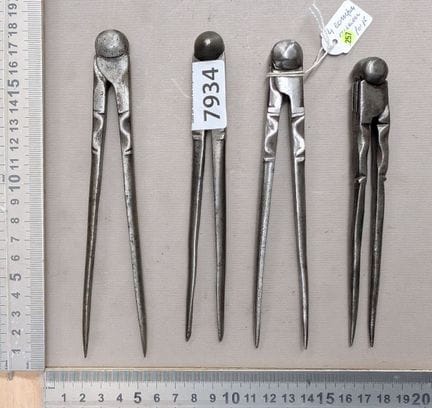 1 lot de 4 compas différents fer forgé - Dimension