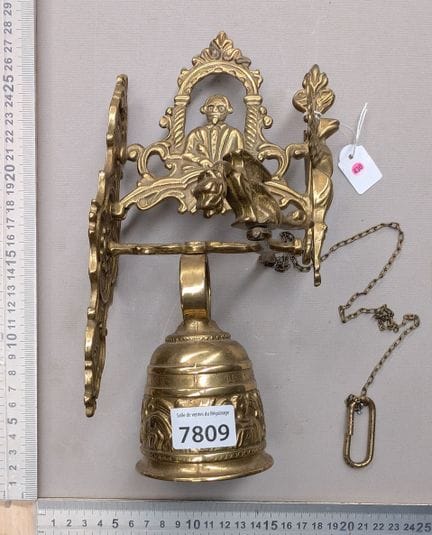 Cloche pour l'extérieur - Dimensions et état voir 