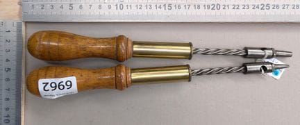 2 outils de cordonnier emporte pièce à spirale trè