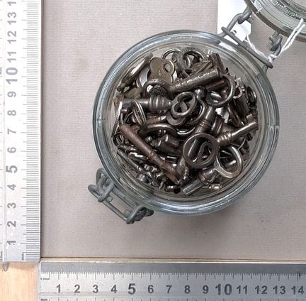 100 petites clés anciennes cadenas et autre - Dime