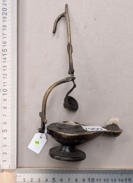 Ancienne petite lampe à huile en bronze - Dimensio