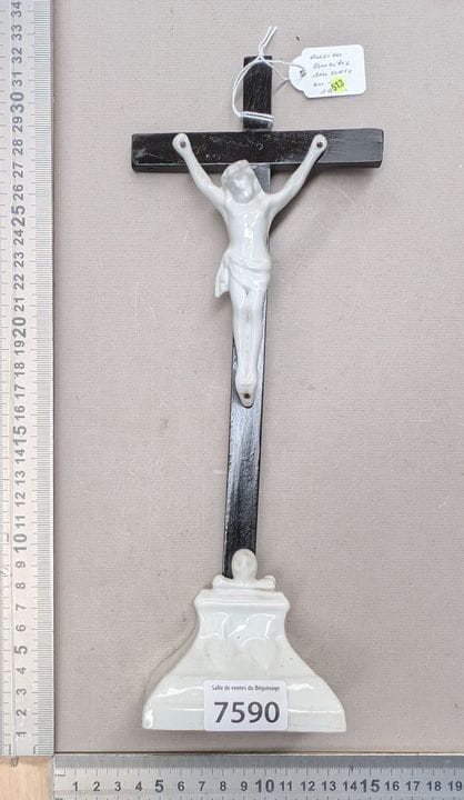 1 ancienne croix crucifix en métal argenté - Dimen