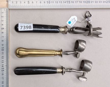 3 manches à gigot ancien 2 manches en ébène 1 en l