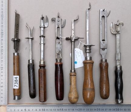 8 anciens ouvres boites époque ? - Dimensions et é