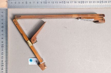 1 compas de cordonnier en bois - Dimensions et éta
