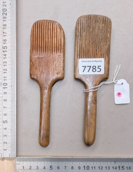 2 cuillères à beurre en bois - Dimensions et état 