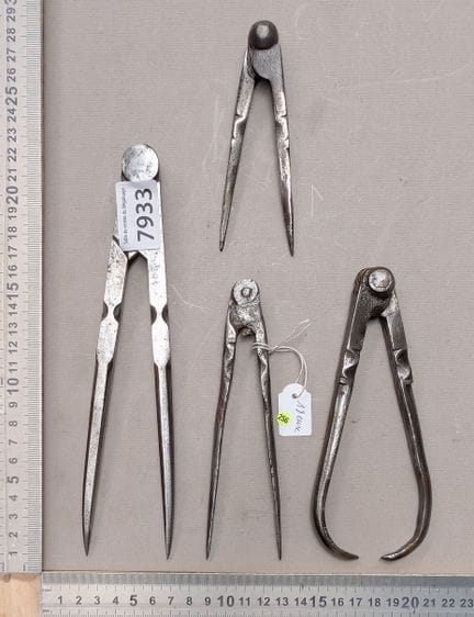 1 lot de 4 compas différents fer forgé - Dimension