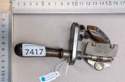 1 aiguiseur de couteau ancien - Dimensions et état