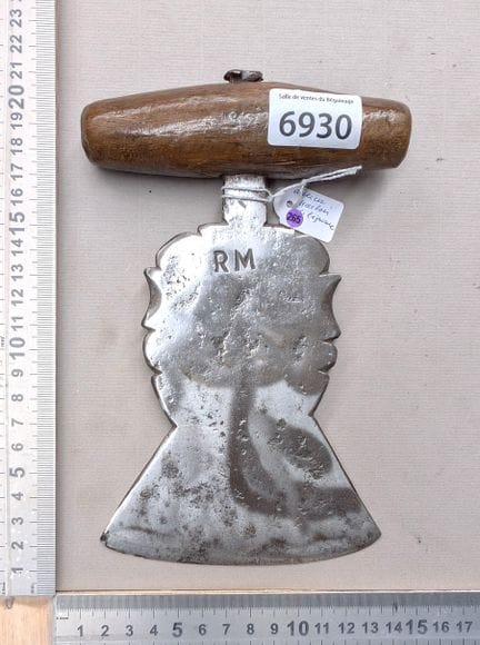 1 ancien hachoir à légume R.M. - Dimensions et éta