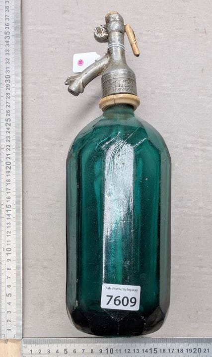 Une bouteille à siphon légère trace à l'étain - Di