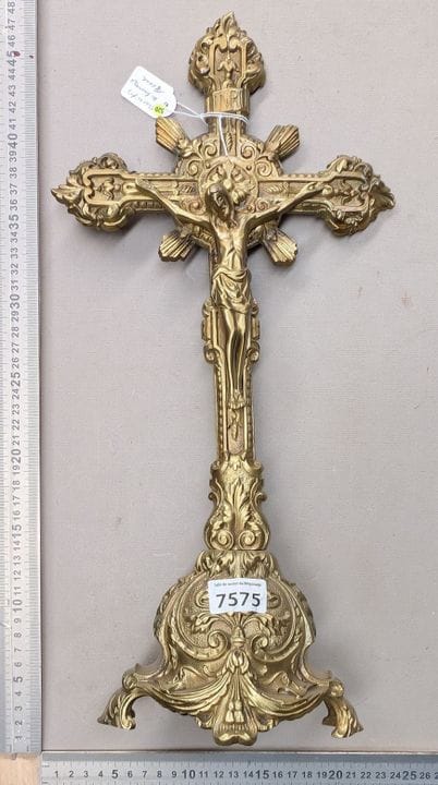 Ancienne croix crucifix en bronze - Dimensions et 