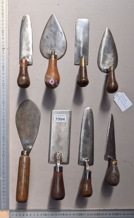 8 truelles de métiers anciens - Dimensions et état