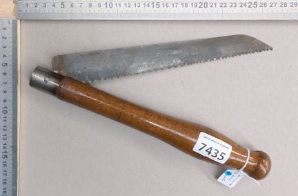 1 ancienne petite scie pliante SOMBORN TREMFE manc
