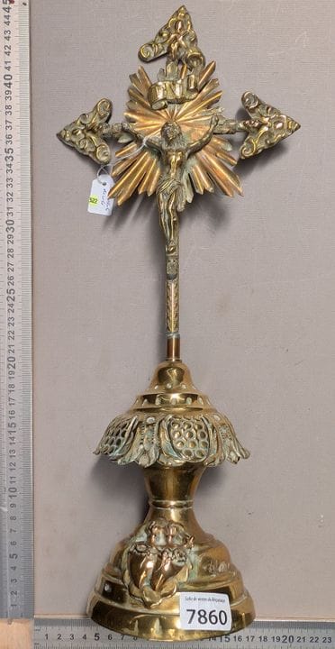 Ancienne croix crucifix en bronze - Dimensions et 