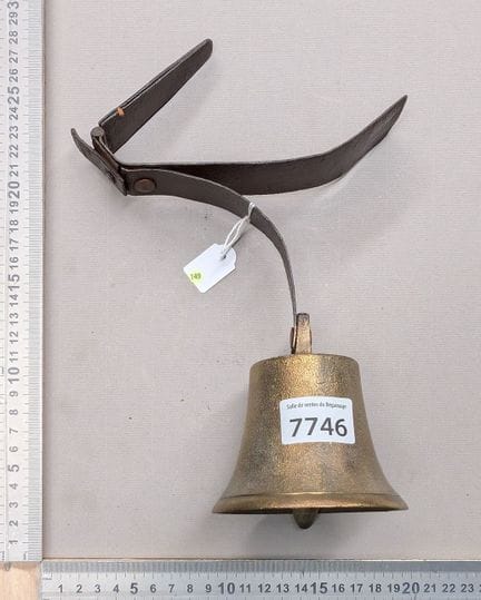 1 ancienne clochette de magasin acier laiton - Dim