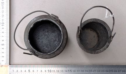 1 ancien pot à colle - Dimensions et état voir pho