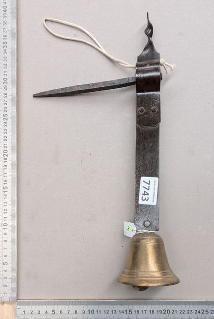 1 ancienne clochette de magasin acier laiton - Dim