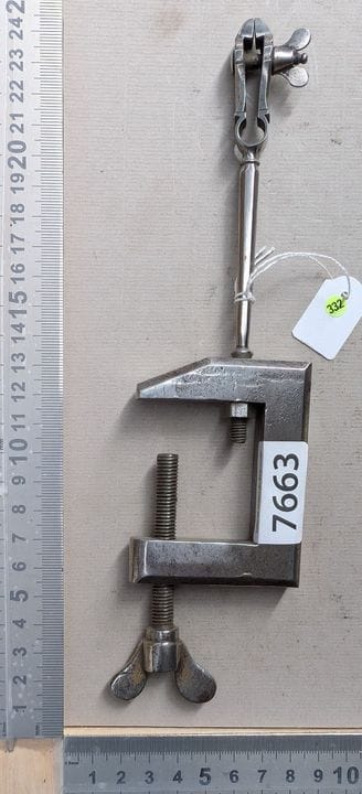 Joli petit étaux à fixer sur table d'horloger - Di