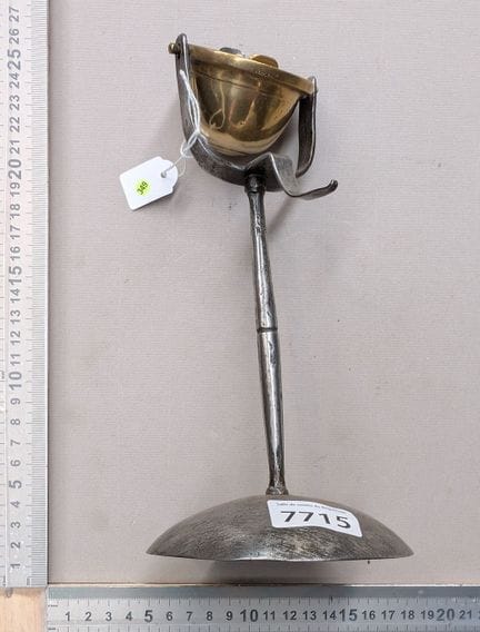 Ancienne lampe à huile en laiton et acier forgé XV