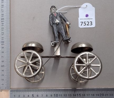 1 jouet en tôle petit charlot lithographié - Dimen