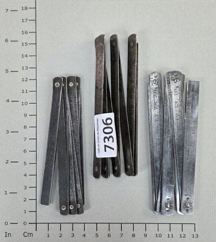 3 mètres en métal ancien - Dimensions et état voir