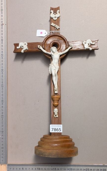 Ancien Christ sur croix en bois - Dimensions et ét