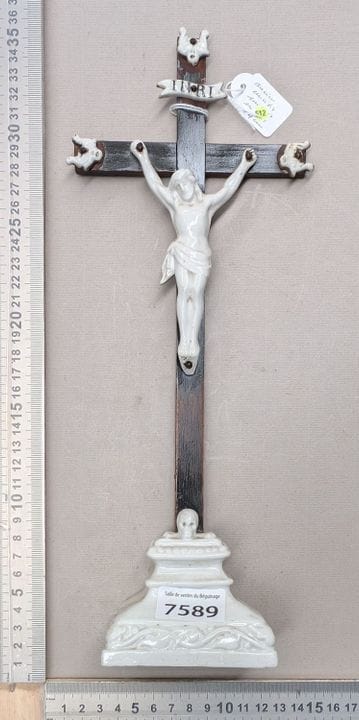 1 ancienne croix crucifix en métal argenté - Dimen