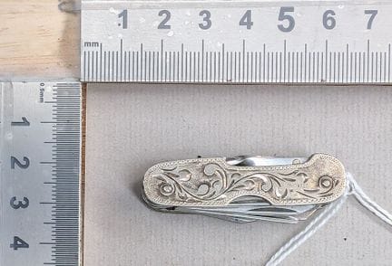 1 magnifique petit couteau multifonction - Dimensi