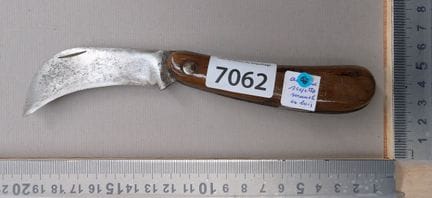 Serpette ancienne avec manche en bois (pliante) - 