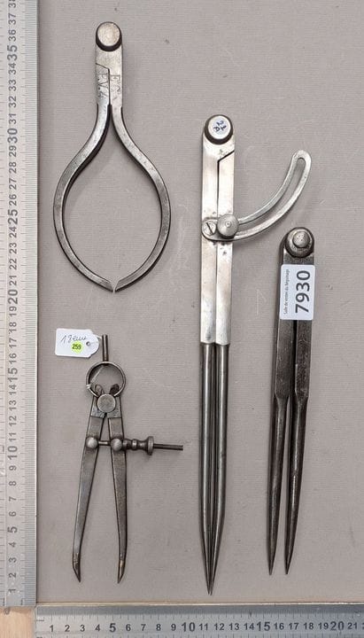 1 lot de 4 compas différents fer forgé - Dimension