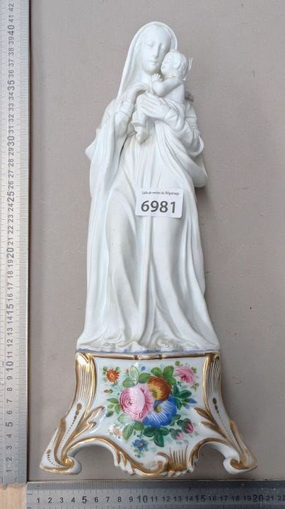 La Vierge et l'Enfant en faïence - Dimensions et é