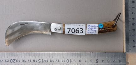 Serpette ancienne avec manche en corne (pliante) -