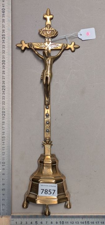 Ancien Christ en cuivre ou bronze - Dimensions et 