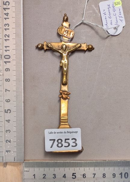 Ancienne croix crucifix en bronze - Dimensions et 