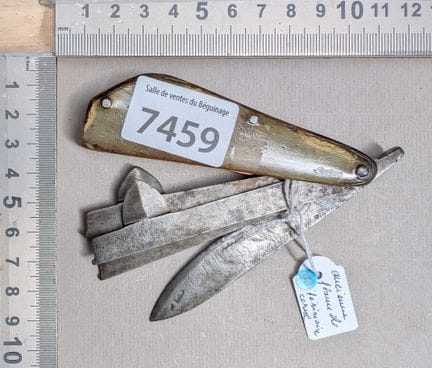 1 ancienne flamme de vétérinaire corne 4 lames - D