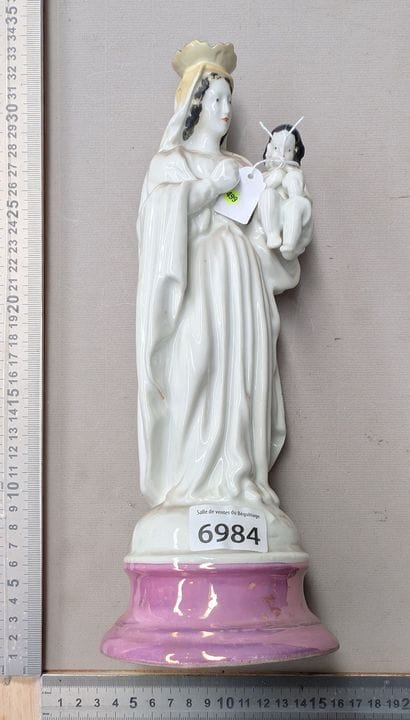 La Vierge et l'Enfant en faïence - Dimensions et é