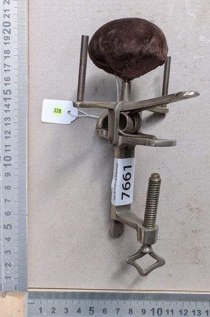 1 porte aiguille en acier laiton forgé - Dimension