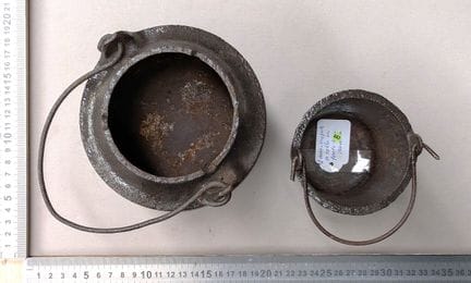 1 ancien pot à colle - Dimensions et état voir pho