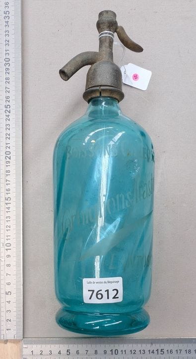 Une bouteille à siphon légère trace à l'étain - Di