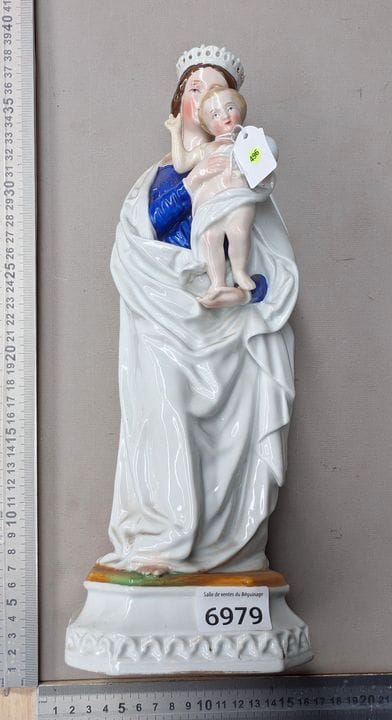 La Vierge et l'Enfant en faïence - Dimensions et é
