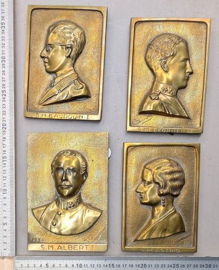 Sur bronze sa majesté Reine Astride Léopold I - Al