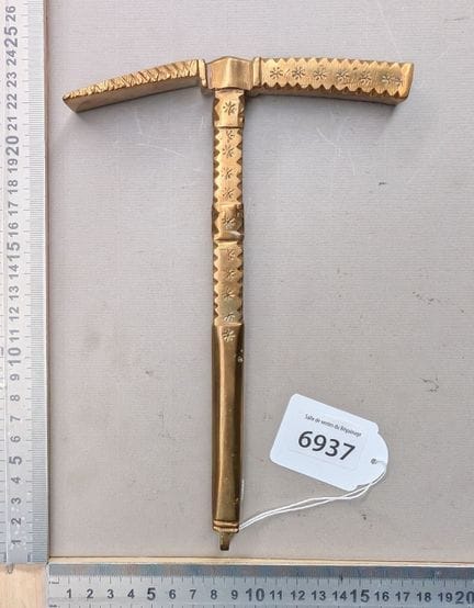 1 marteau à sucre en bronze - Dimensions et état v