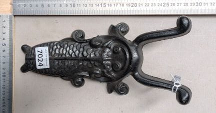 1 ancien tir botte décor abeille - Dimensions et é
